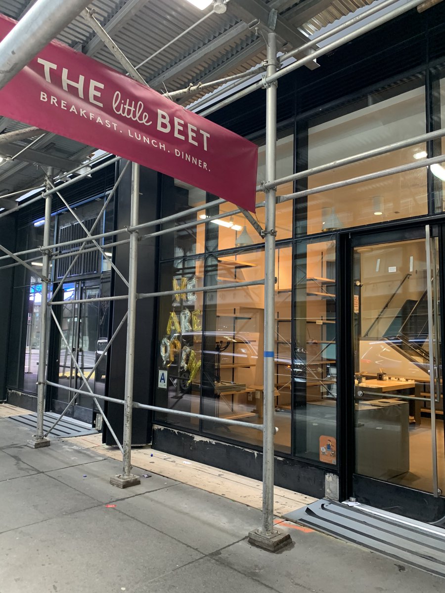 MichaelHeightNY's tweet photo. 21. Can't wait to eat at @eatlittlebeet again! @TimesSquareNYC #holidayhunt https://t.co/E9fMHWsbPj