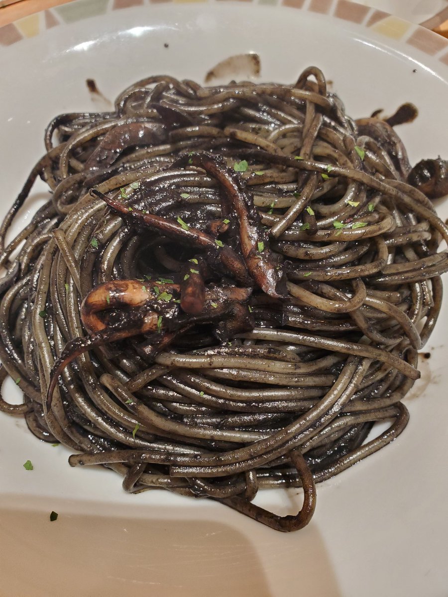 イカ墨パスタ
