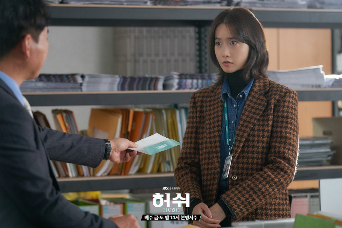 210108 Yoona - Hush preview cut + Hush still cut behind the scene 
m.post.naver.com/viewer/postVie…

#Yoona