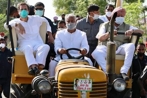 From Rahul Gandhi's tractor March to burning tractor at Kurukshetra Haryana then again burning the same tractor at India Gate Delhi (why wasn't the burnt tractor seized by  @police_haryana) to now taking out a tractor parade,  @INCIndia footprint is clearly visible.Can't you See?