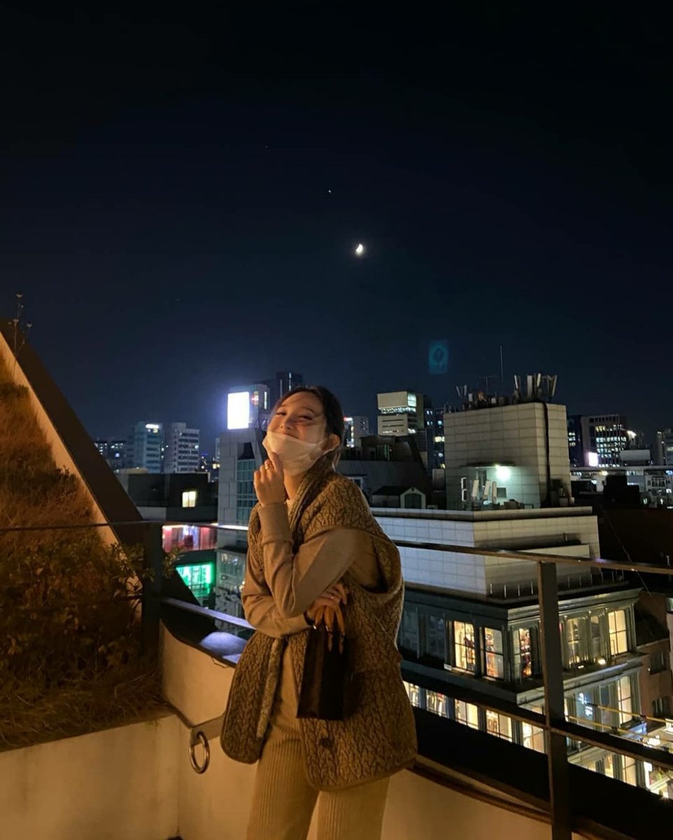 bangsna's tweet image. Date nights with Nayeon✨