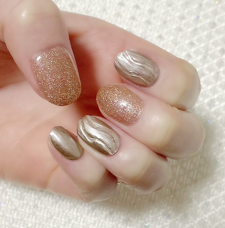 onlinegelnail's tweet image. これ全部、ネイルチップなんです✨💓
指先の型を取って爪に合ったネイルチップを製作してます。

興味を持って頂けたらホームページを見てください💞

#ネイル　#ネイルチップ　#オーダーメイド　#ぷっくりネイル　#ジェルネイル　#メタリックネイル　#キャッツアイネイル　#ニュアンスネイル