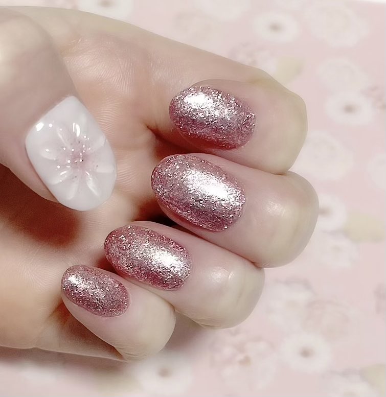 onlinegelnail's tweet image. これ全部、ネイルチップなんです✨💓
指先の型を取って爪に合ったネイルチップを製作してます。

興味を持って頂けたらホームページを見てください💞

#ネイル　#ネイルチップ　#オーダーメイド　#ぷっくりネイル　#ジェルネイル　#メタリックネイル　#キャッツアイネイル　#ニュアンスネイル