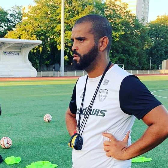 FC93officiel's tweet photo. ⚫⚪⚽🚨 INFORMATIONS🚨
Après 6 années au sein du club, Oualid Garroum entraîneur des U14 et des U23 rejoindra les seniors R1 de @torcypvm
Le club souhaite le remercier pour son engagement et son professionnalisme et lui souhaite le meilleur pour la suite. #teamfc93 #football https://t.co/0LjBH9aRPX