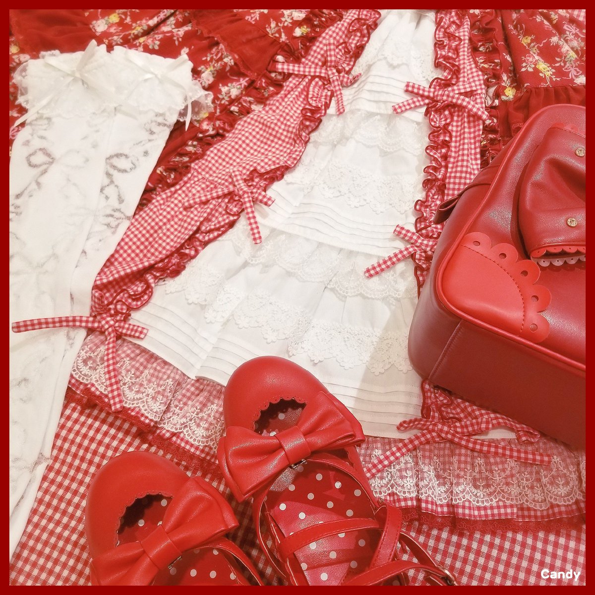 Angelic Pretty新宿店 New 明日入荷の小さな薔薇柄がクラシカルでカントリーなpetit Bouquetジャンパースカート 34 980 3段フリルのスカート部分は下にピンタックがたっぷりのペチコートとギンガムチェックのアンダースカートを重ねた様な前 Angelic Pretty新宿店 New 明日入荷の小さな薔薇柄がクラシカルでカントリーなpetit Bouquetジャンパースカート 34 980 3段フリルのスカート部分は下にピンタックがたっぷりのペチコートとギンガムチェックのアンダースカートを重ねた様な前