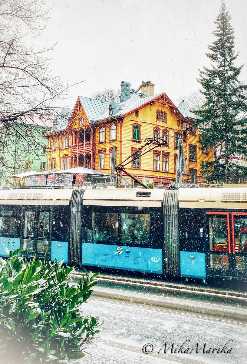 mMikaMarika's tweet photo. Lite snö i Göteborg - Some snow in Gothenburg ❄️

#photooftheday #stadsliv #sweden_photolovers #sweden #villaideborg #mobilephotography #photoediting #instaskeppet #naturephotography #architecture #architecturelovers #foto #gothenburg_sweden #art #slottskogen #pointofview https://t.co/SeNjlbtDUD