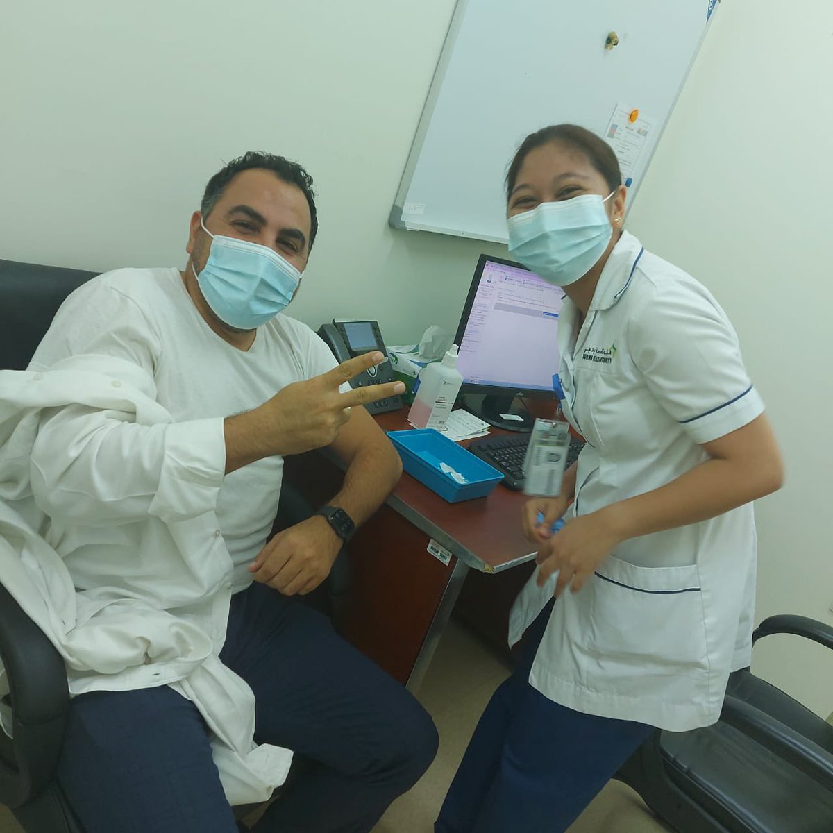 الحمدلله تم تلقي اول جرعة من لقاح #فايزر #Pfizer بعيادة البرشا، كل الشكر لحكومة الامارات وقيادتها الرشيده، ادام الله عليها وعلينا نعمة الامن والامان وحفظ الله شيوخها ❤️ , والشكر الموصول لهيئة الصحه بدبي على التنظيم والخدمة المتميزه  <a href="/DHA_Dubai/">هيئة الصحة بدبي</a> #COVID19 #vaccine