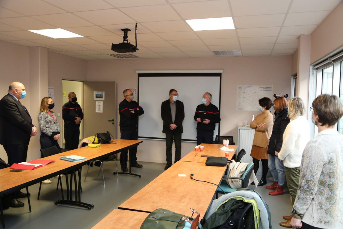 SDIS62's tweet photo. [#SNU] le #Sdis62 poursuit son implication dans l'organisation du #SNU ( Service National Universel) et participe au comité de pilotage. La réunion de ce matin s'est tenue dans les locaux d' @ActuSDIS62. @RIGAUDphil @Prefet62 https://t.co/KuKvSHNcBY