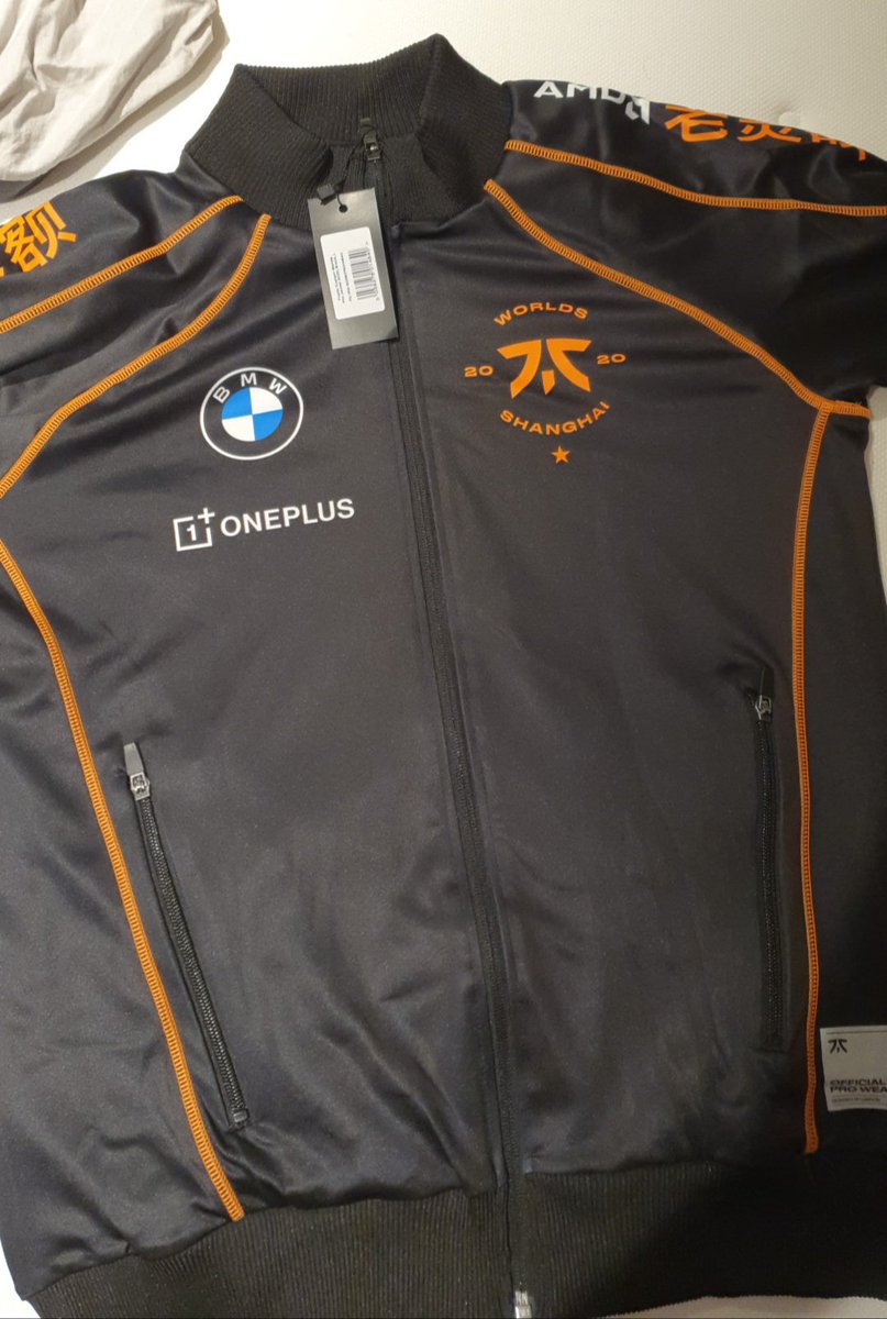 Popololeven's tweet photo. Got my own pro jacket !! 

#Fnatic 
@FNATIC 
@FNATICGEAR https://t.co/Fc2JsEwZ5h