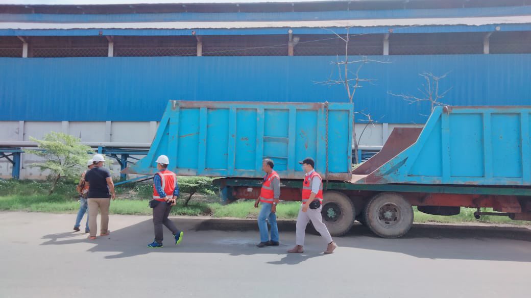 Dave_aritonang's tweet image. Waiting vessel and prepare equipment for loading #palmkernelshell at Dumai, 🇮🇩. 
Loading Palm Kernel Shell 10.000MTs

PT. Berkah Permata Samudera - Stevedoring Company