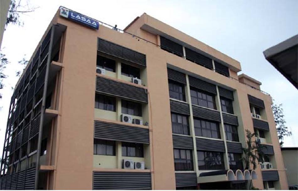 lasaaonline's tweet photo. Our head office address is, 33, Mobolaji Johnson Avenue, Eleganza Plaza, 7Up Bus-stop, Ikeja.

You can also reach us on: 09088019303 or 09088019304. https://t.co/S1aQri19hA