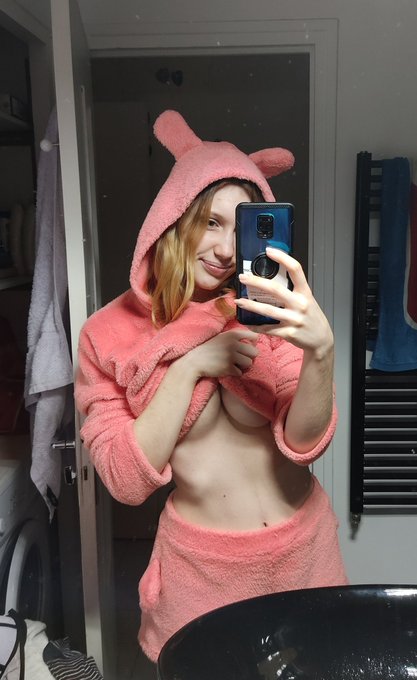 #kitten #chaton tu viens me faire ronronner ? 😸🙈😇 https://t.co/pjUDbGpQeB<a href="/tag/kitten"class="tags">#kitten</a><a href="/tag/chaton"class="tags">#chaton</a>