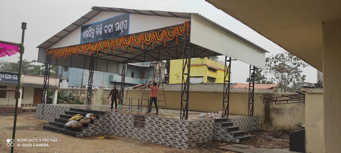 jmdrajesh's tweet image. Preparation for inauguration ceremony of NARSING BISHI KALA MANDAP  , in Town Highschool Bargarh at 11am on 9/01/2021 , in the valuable presence of Debesh Acharya