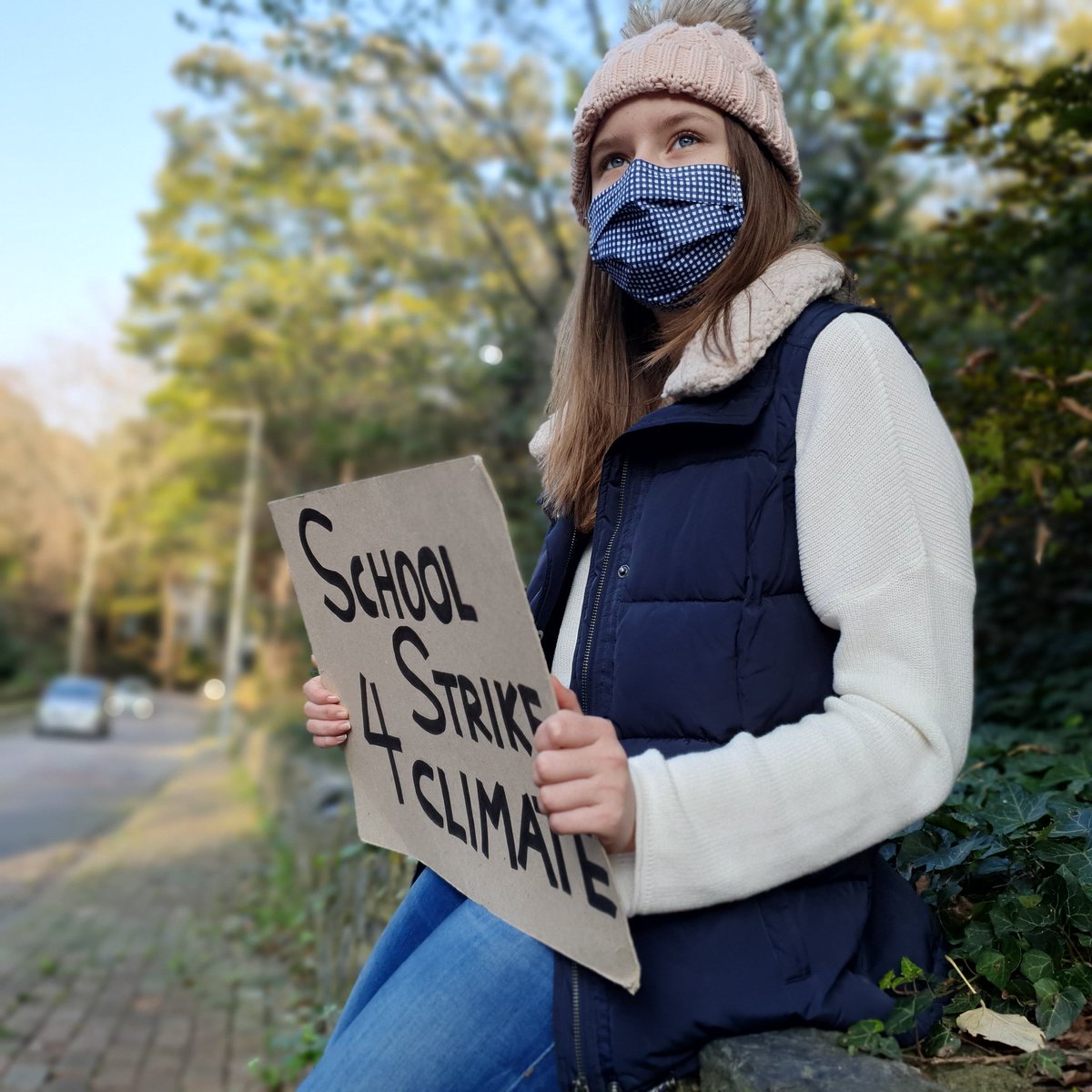 My 94th week on #ClimateStrike 🌍 Yes, we'll keep going in the new year, because our future relies on actions leaders take today, and we have no future to lose 🌎 #FaceTheClimateEmergency  #FightFor1Point5 #FridaysForFuture  #schoolstrike4climate  #FightEveryCrisis #RatifyParis