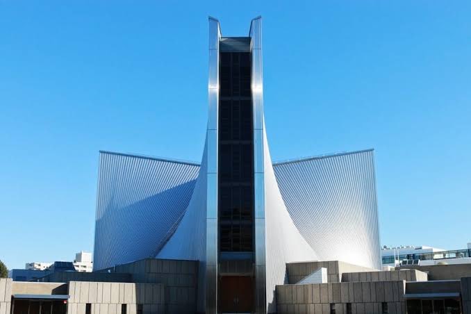 BunnyTokyoJP's tweet photo. St. Mary’s Cathedral in Tokyo looks a bit like a PlayStation 5. https://t.co/I0E5jKciPt