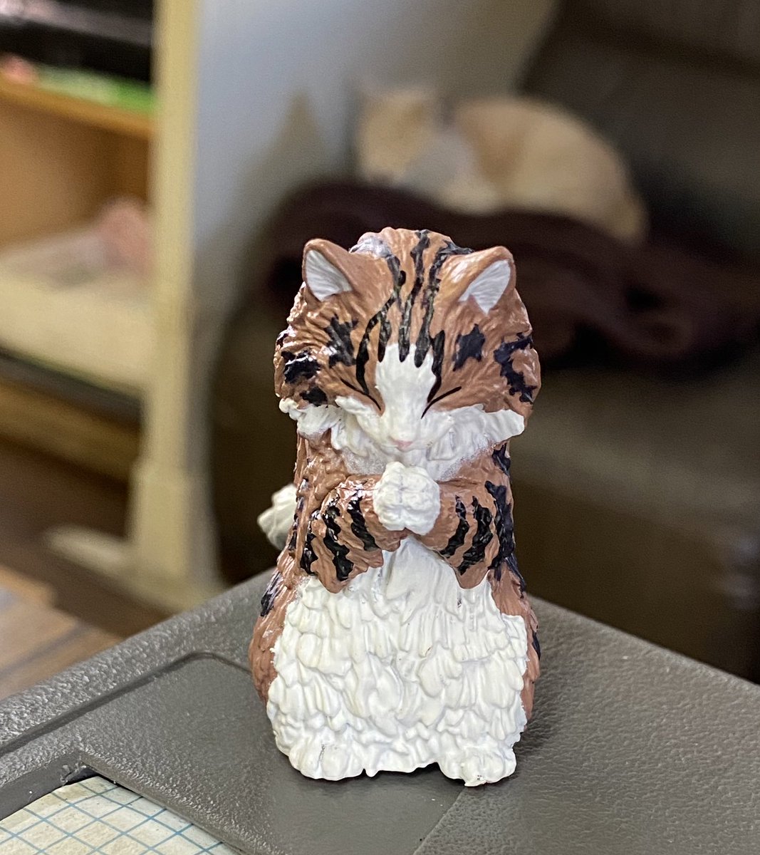 Kayo 拝み猫っていうガチャガチャで ノルウェージャンが当たった 拝み猫withソラくん