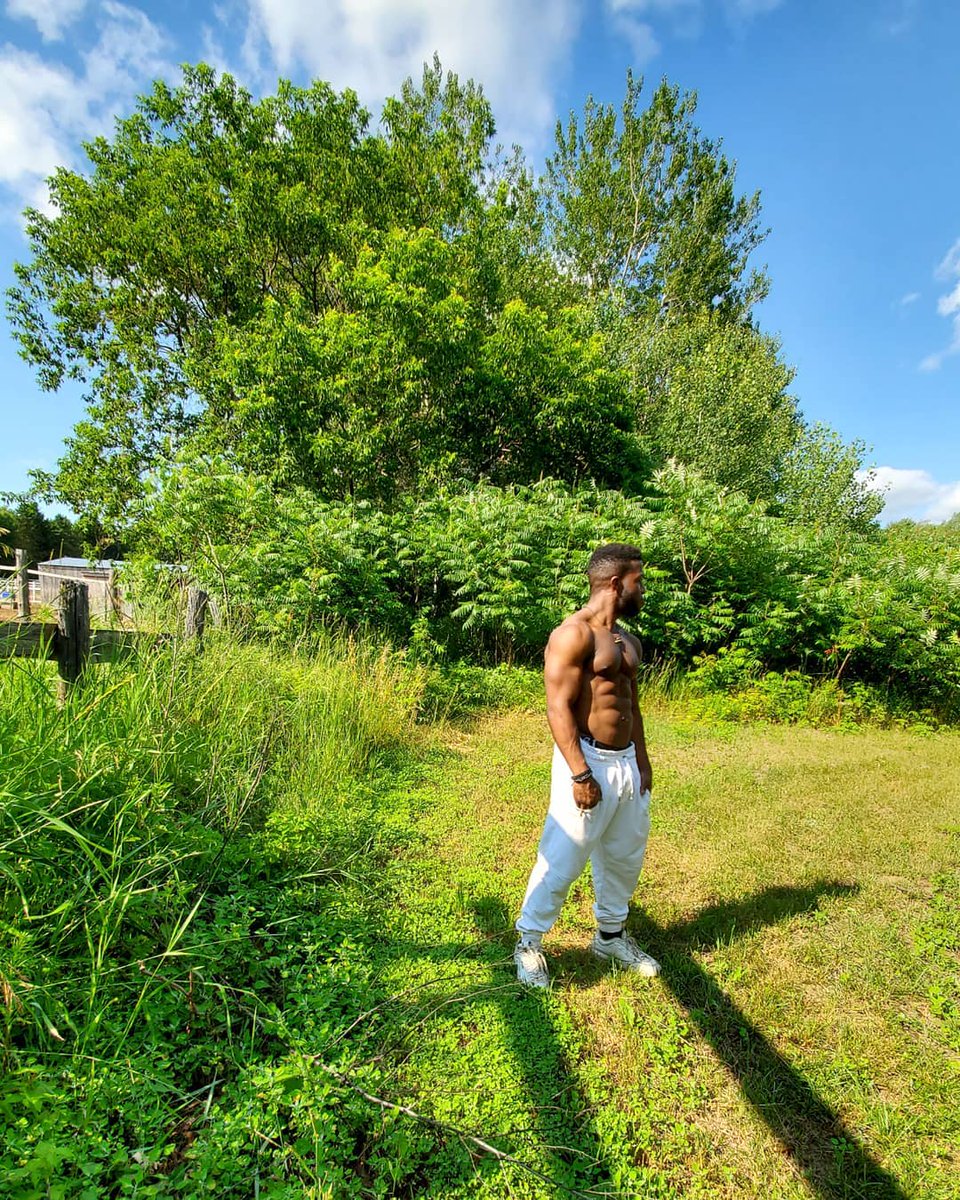 KyleSmiles281's tweet photo. Can't wait till summer is back #Blackman #Blackmen #Shreddedman #Shreddedmen #Str8Bait #str8exposed #str8guys #Str8Men #Straightguys #hotmen #hotman https://t.co/lO5XxeYfVj