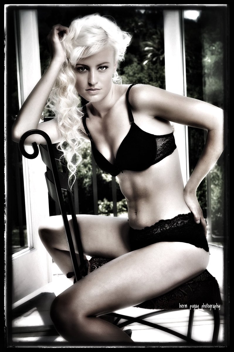 groovaddict's tweet photo. #lingerie #Romantic #sexy #model #myphotography https://t.co/rCTYefCXAk