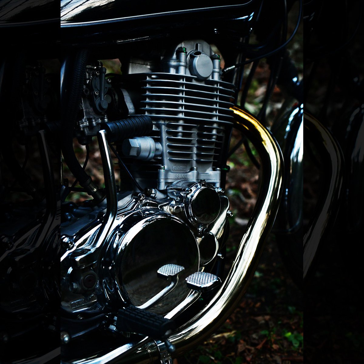 YawnNote's tweet photo. こだわった黒&クロム。
完成しました。
#YAMAHAが美しい #ヤマハが美しい #SR500 #2J2 #peytonplace #HAGON #wiseco #Chromeplating #motorcycle https://t.co/rPvtYiUKKQ