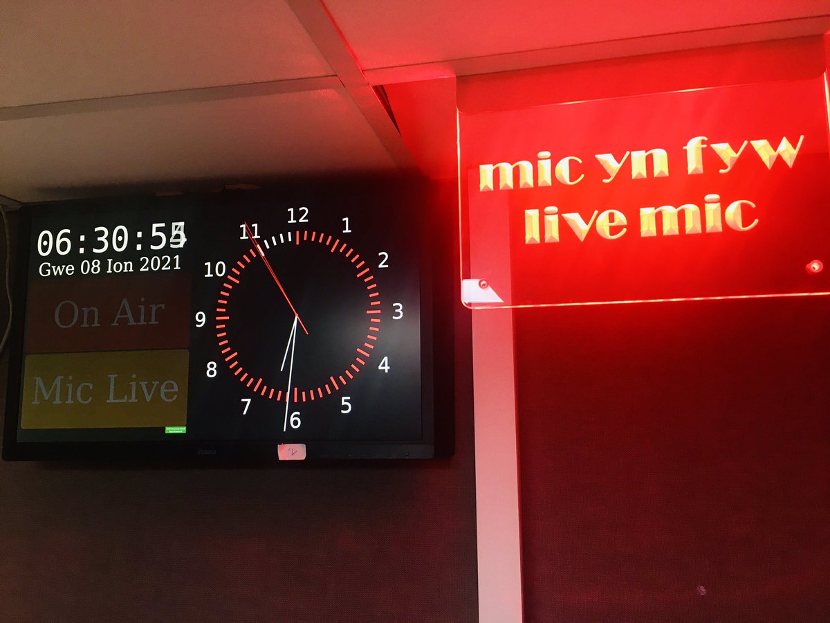 nia_cerys's tweet photo. Holi @fmwales, staff a @complantcymru am gadw ysgolion a cholegau ynghau tan diwedd Chwefror ar #PostCyntaf @BBCRadioCymru. Hefyd - sgwrs efo dynes 102 oed, yr hynaf yng Nghymru i gael ei brechu? Gwrandewch rhwng 7-9 📻🎧🎙️☕️
@alunth @Bethanl1 @bethclement1 https://t.co/hSos93URyX