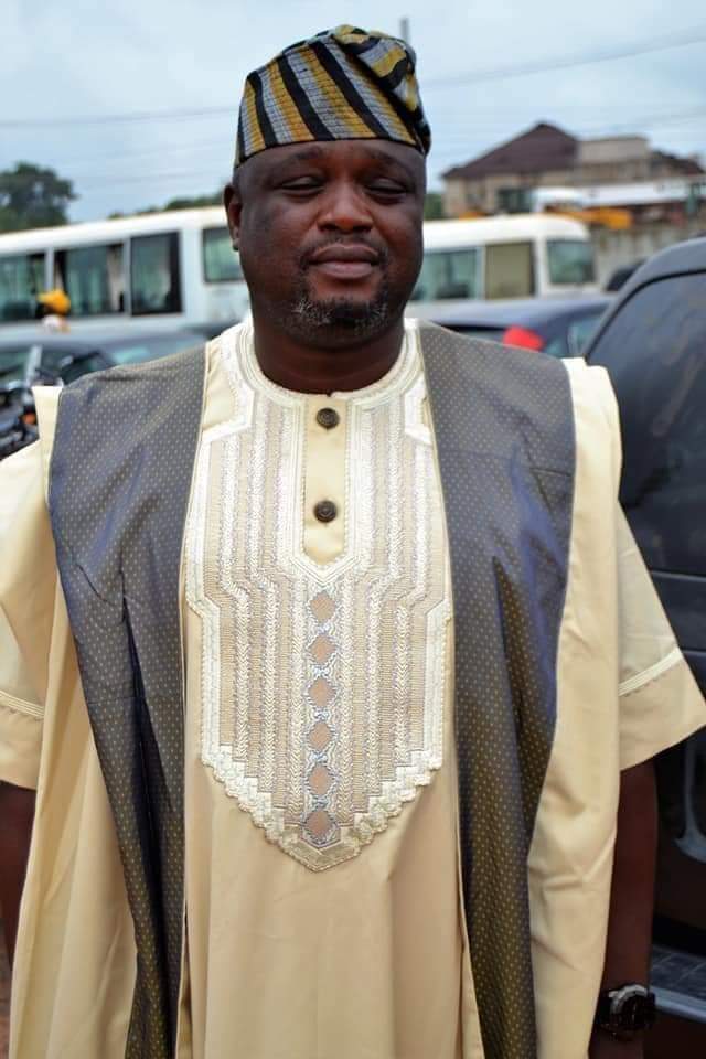 Ota_Gossip's tweet image. Happy birthday to the great daughter and son of  Ota, Hon Noimot Salako, and Hon  Sherif Abiodun Yusuf majority leader Ogun state, house of assembly.
May your days be full of peace and success in your various endeavor. #otagossip #ogunnews #ogunupdate #sangoota