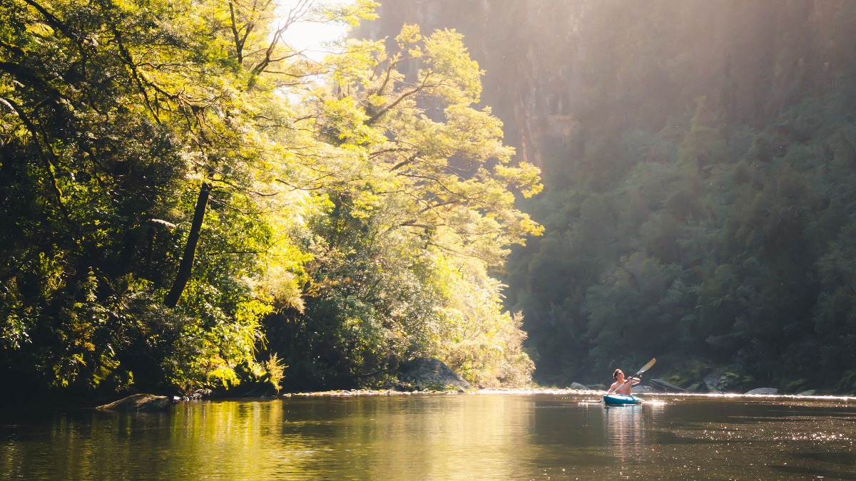 PureNewZealand's tweet photo. The Pororari River is surrounded by dramatic limestone cliffs and sub-tropical forest, a beautiful hideaway for some quiet “me-time”. #NewZealand 📷: IG duuude https://t.co/4Di9joz9Vp