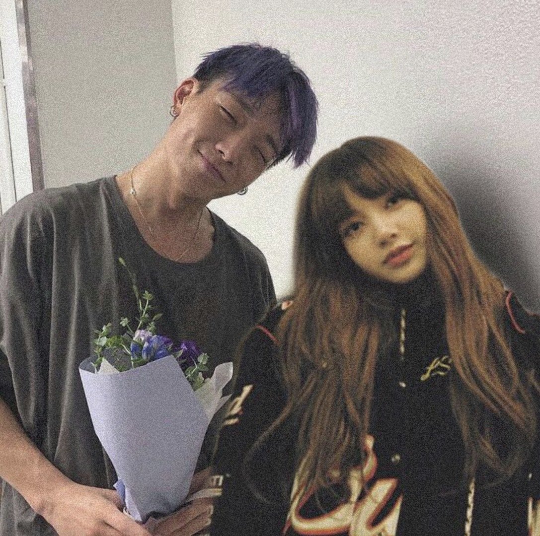 boblisapics's tweet photo. #BOBBY #LISA DATE TIME https://t.co/sHWCFXYukv