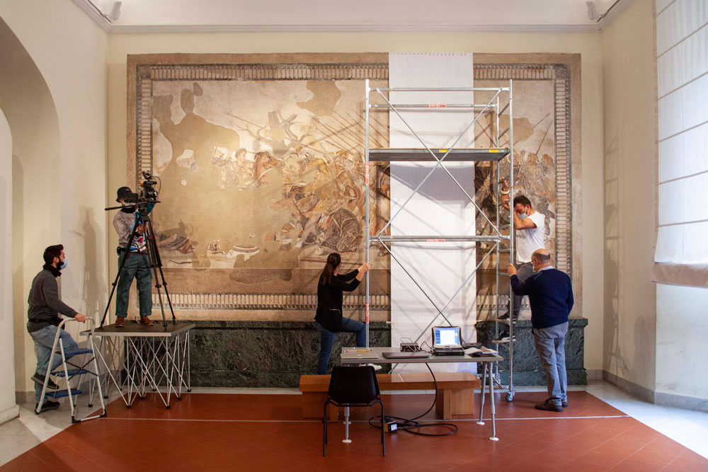 wantedinrome's tweet photo. #Pompeii's famed mosaic of Alexander the Great's victory in the Battle of Issus, rediscovered in 1831, is to undergo a major restoration in #Naples. 📸 Pedicini Fotografi https://t.co/qcxMCev1f3 #Italy #History #Archaeology https://t.co/YVHFD90uWj
