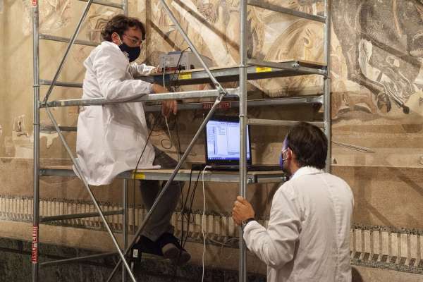 wantedinrome's tweet photo. #Pompeii's famed mosaic of Alexander the Great's victory in the Battle of Issus, rediscovered in 1831, is to undergo a major restoration in #Naples. 📸 Pedicini Fotografi https://t.co/qcxMCev1f3 #Italy #History #Archaeology https://t.co/YVHFD90uWj