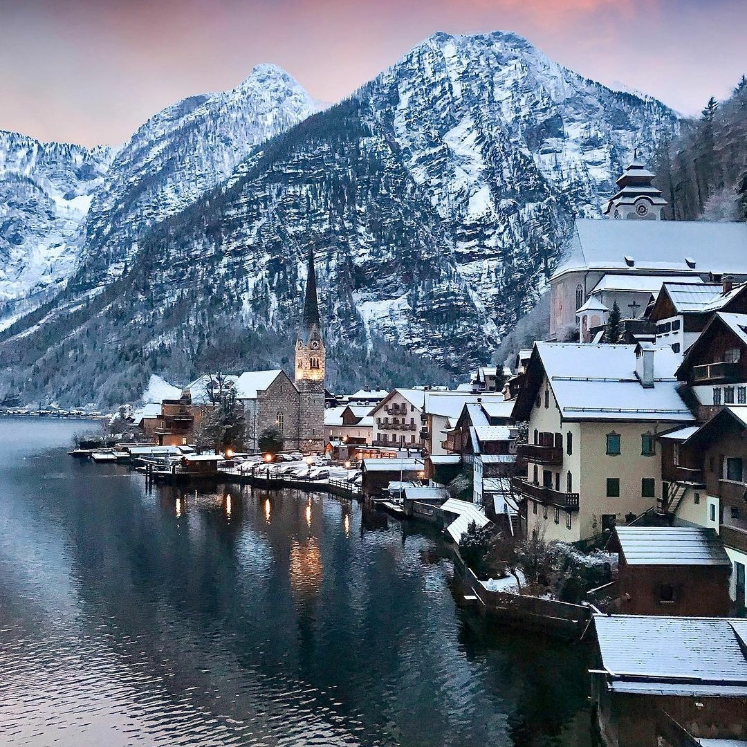yougoo15's tweet photo. Hallstatt - Austria

È un villaggio sulla sponda occidentale dell'ominimo lago, nella regione montuosa di Salzkammergut, in Austria. Gli edifici cinquecenteschi in stile alpino divisi da vicoli ospitano caffè e negozi. https://t.co/j80dT60TuZ