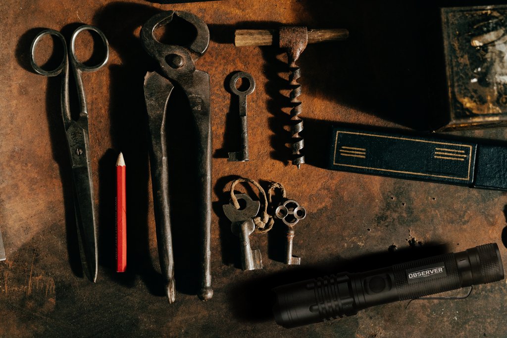 ObserverTools's tweet photo. A modern flashlight is just as much a part of your traditional tools set as your measuring tape. But when made right, it also becomes part of your everyday carry. Every setting is the right setting. 
.⁠
https://t.co/rfCx2LoR7D
.⁠
#ToolsWithoutCompromise #ObserverTools https://t.co/XNDK2xWIFz