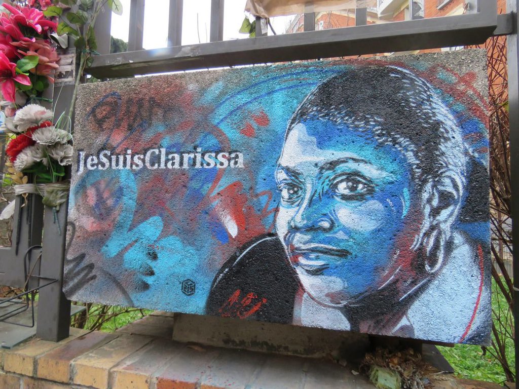 Le 8 janvier 2015, #Clarissa Jean-Philippe, jeune policière municipale de 26 ans tombe sous les balles d’un terroriste dans une rue de #Montrouge.
Nous pensons en ce jour à sa famille, ses proches et collègues.
Nous ne t’oublierons jamais.