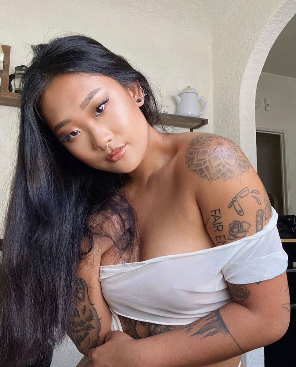 SuicideGirls tweet media
