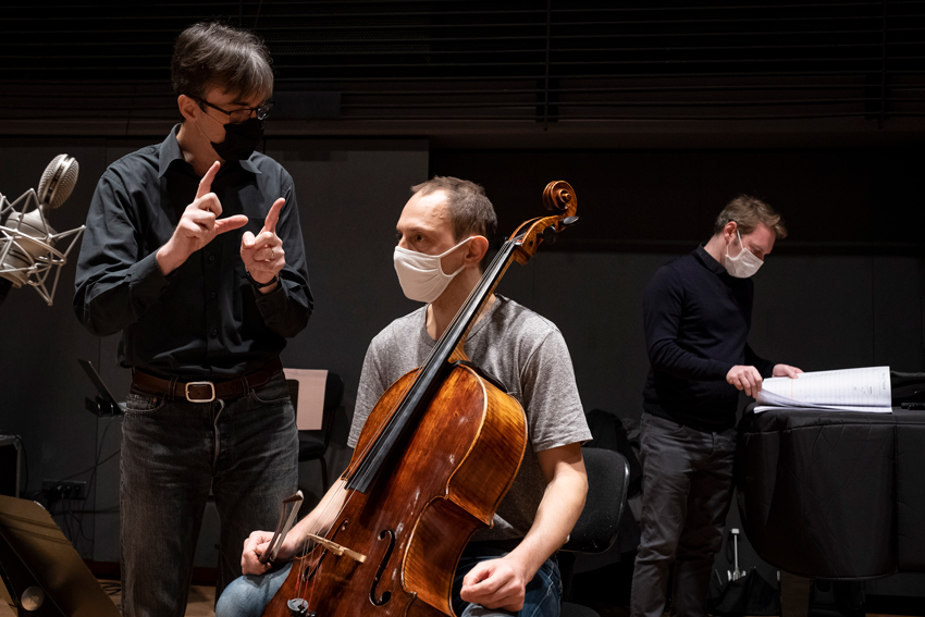 oliviercalmel's tweet photo. Enregistrement avec Xavier Phillips et l'orchestre Les Siècles sous la direction de Aurélien Azan Zielinski au studio de l' Orchestre national de France !
Quel plaisir 🎻🎹🤩!!!
#xavierphillips #LesSiecles #concerto #violoncelle #recording #studio #photographer https://t.co/HlCyVRrfoF