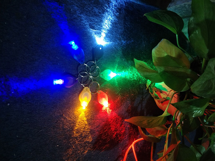 Xiaominghuang12's tweet image. CA001 LED keychain /UV keychain/mini torch, including 2*2016 batteries, supports customized LOGO,  the price only needs 0.1US-0.2US,
If you are interested, you can talk to me,  I can offer the best price.
#LEDkeychain
#mini torch
#UV keyring