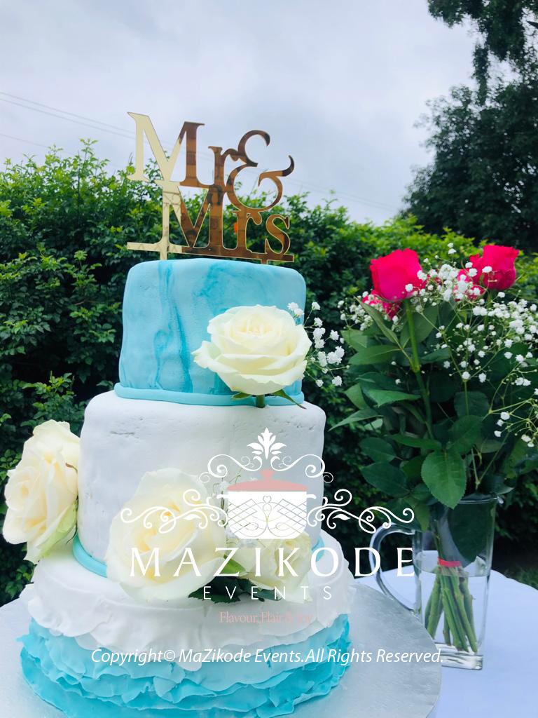 Mazikode_Events's tweet photo. #MazikodeEvents did a wedding cake for a young couple a week ago and the feedback was amazing. We give our customers the best service there is to offer 👌🏽 https://t.co/dyFmmuXlF2