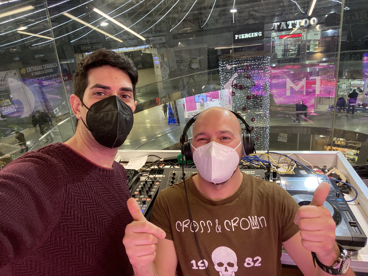 LorenzoNavarro_'s tweet photo. La sesión que hice junto a @VictorDelGuio para Tardeo FM de Onda Aragonesa ya está disponible para escuchar y descargar!  Link: https://t.co/LyyOOS5DaS https://t.co/GqBso4db4S