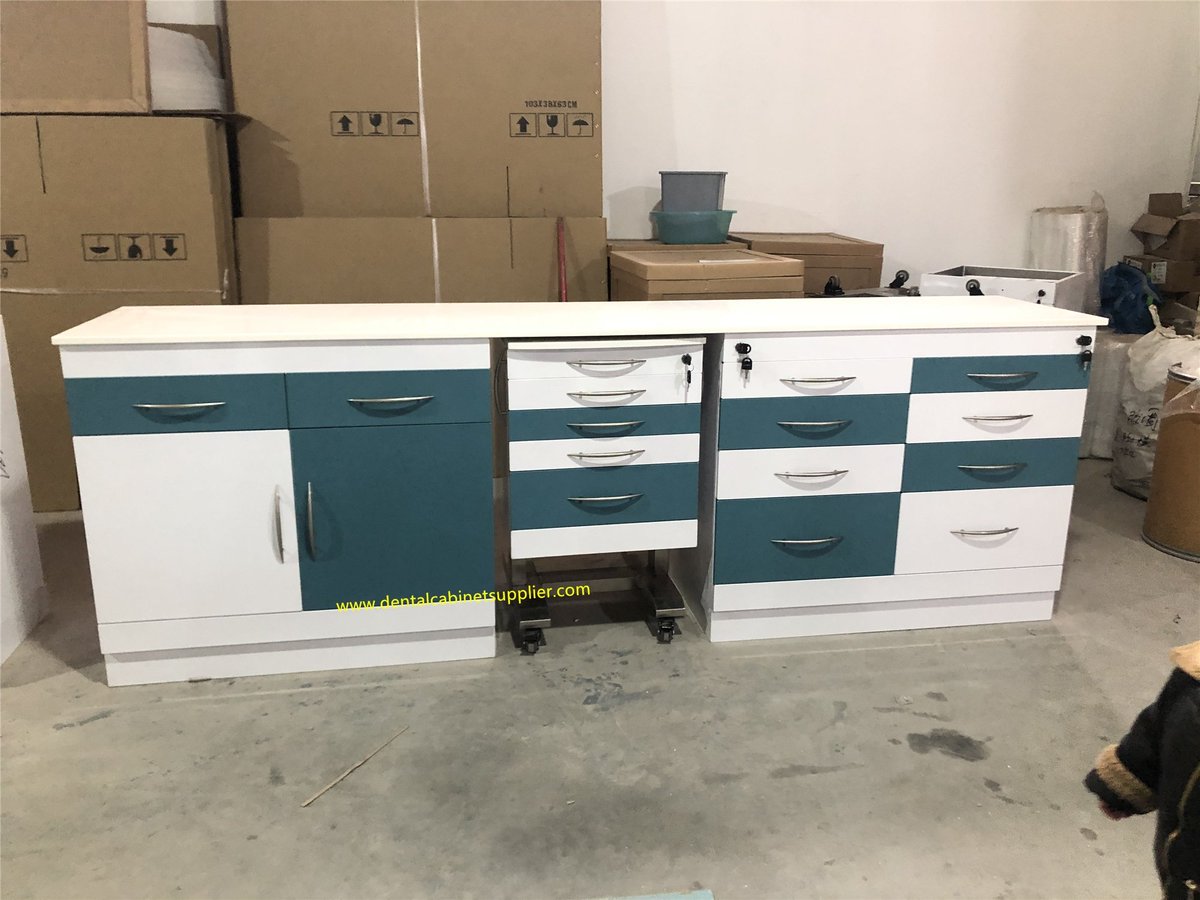 More and more people choose stainless steel cabinet,durable quality,nice looking,anti-penetration,first choice for clinics👍