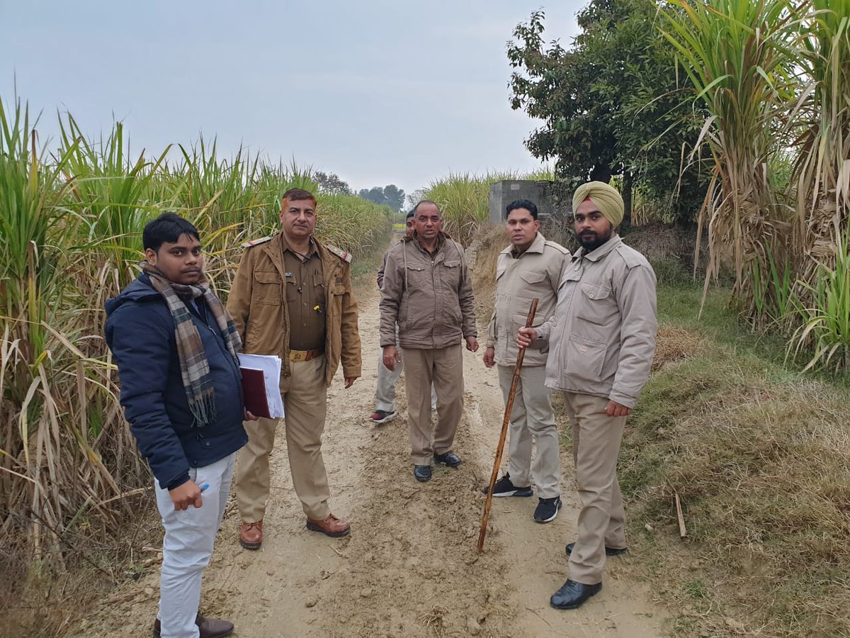 छपरौली ग्रामीण क्षेत्र क्षेत्र में प्रवर्तन दल के साथ चेकिंग अभियान की शुरुआत करते हुए  ।