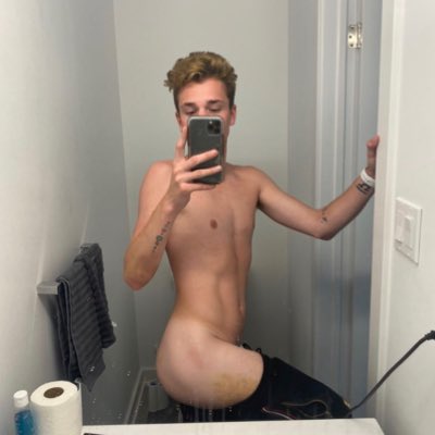 #NewProfilePic https://t.co/i1gh5FWYTn<a href="/tag/newprofilepic"class="tags">#NewProfilePic</a>