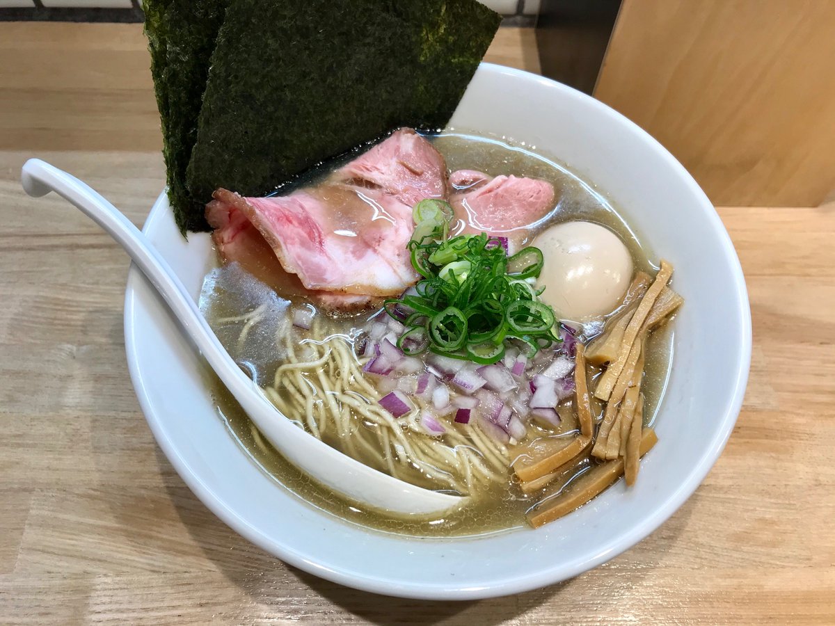 kw_nicol's tweet photo. 中華ソバ ビリケン@浅草

・限定 極上氷見煮干らーめん、味玉
・和えそば

康世画伯の限定ボードに手を合わせ🙏ビリケン始め。
良い煮干をそのまま移したような真っ直ぐなスープ。
らしさ満点のたおやかな細麺で啜り、口福。
鶏油の香り立つ和えそばでニボつけをすると、、口福極み！
これはマスト。 https://t.co/gpgneMjN93