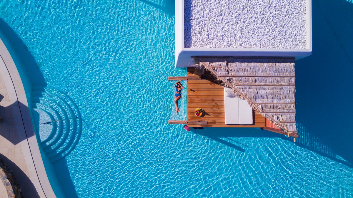 PureDestination's tweet image. Can you believe that this honeymoon hideaway is in Crete? 💙

Here's everything you need to know about Stella Island &amp;gt; bit.ly/3opG5uw