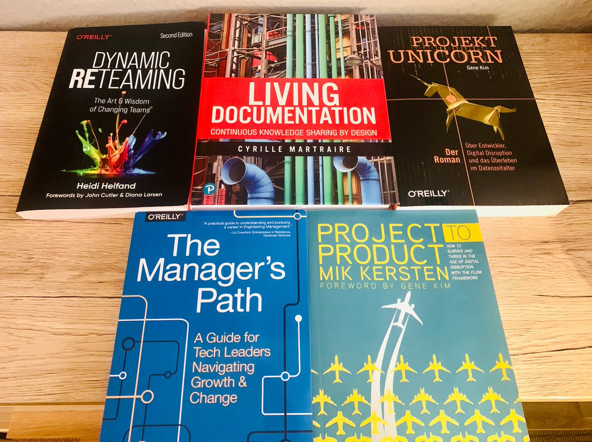 maschmiddy's tweet photo. New year - new stuff to learn. I hope I can inhale these books until next month 🙈 https://t.co/orUTXuKvyW
