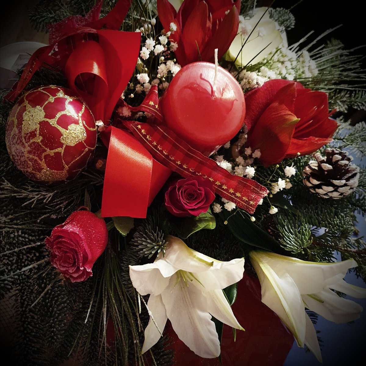 logotherapia's tweet photo. Για το 2021 θα ευχηθώ να μην μας πάρει τίποτα και κανέναν από την ζωή μας,να είναι γεμάτο υγεία, γέλια,δημιουργία, πααααααρα πολλές αγκαλιές, σεβασμό στους συνανθρώπους μας ανεξαρτήτως απόψεων (δύσκολοι καιροί), ευγνωμοσύνη γι αυτά που ήδη έχουμε και πάρα πολύ αμοιβαία αγάπη! https://t.co/axcPQRhLzj