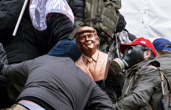 LeilaEnazvision's tweet photo. Over 200 members of #Congress are calling for #Trump's removal #democracy #TrumpCoupAttempt #25AmmendmentNow https://t.co/9s9w9QNGgg https://t.co/pQWkyNE9yt