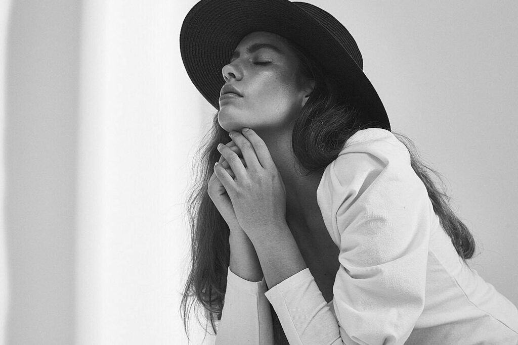 JustinMunitz's tweet photo. β Deep breath in β
Alise // @alise_pretorius
Art direction & Styling @nadia_windt
HMUA @teritomsett π₯π₯
.
.
.
.
.
.
#fashionphotography #modellife #portraitmood #musephoto #fashion #editorialshoot #photovogue #nycmodel #capetownmodel #nycphotographer
β¦ https://t.co/G3ce4wgYHZ https://t.co/m5EV6kg2bQ