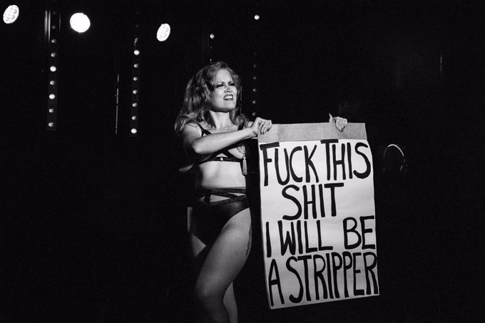 It&rsquo;s Friday folks! ✨ Was your first work week of the year hard? You can always leave your job and become<a href="/tag/burlesque"class="tags"><span>#burlesque</span></a><a href="/tag/stripper"class="tags"><span>#stripper</span></a><a href="/tag/strippersoftwitter"class="tags"><span>#strippersoftwitter</span></a>