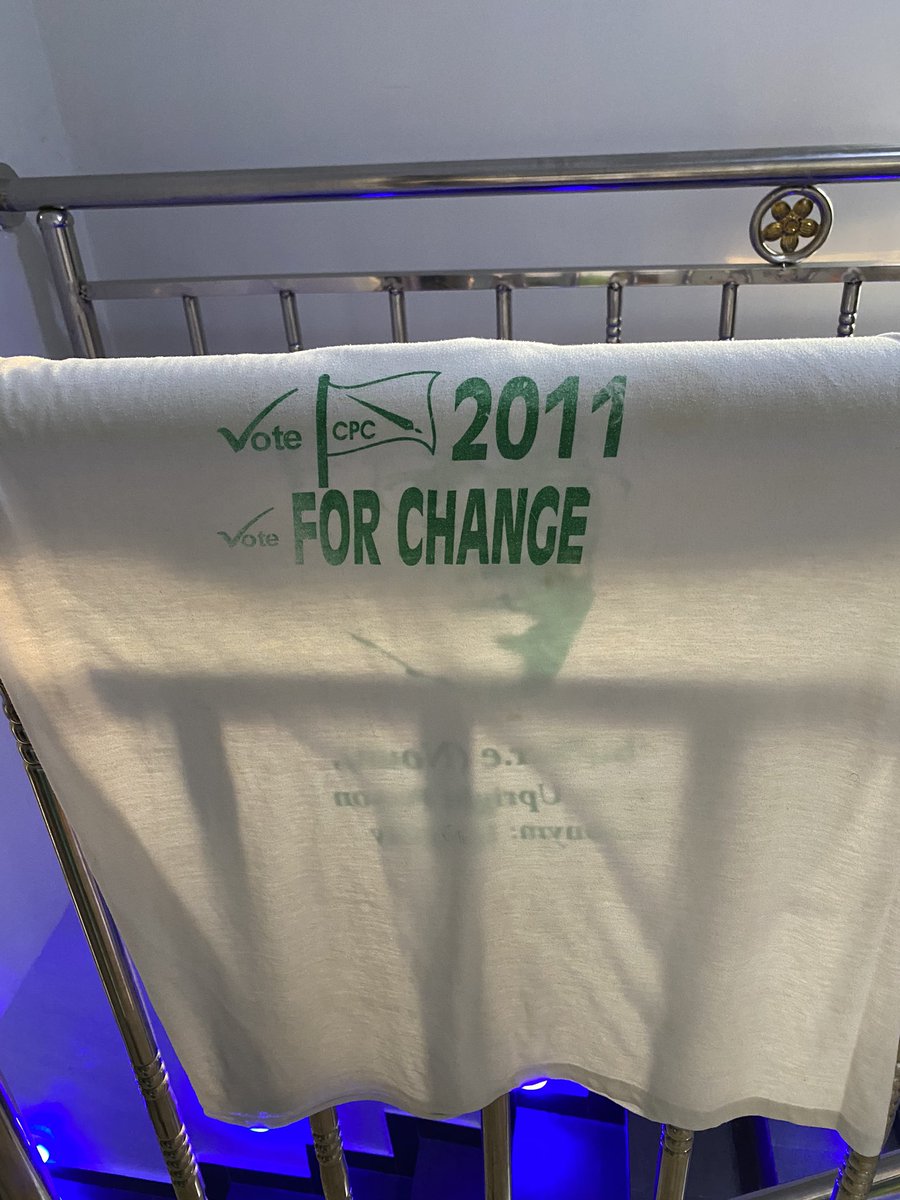 1/ This 10 year old Buhari-branded Tee must be my oldest piece of cloth (bar a couple of agbada inherited from our patriarch). The story? In 2011, when Buhari was a hard sell in the South, before he joined forces with Tinubu et al, some of us volunteered to sell him