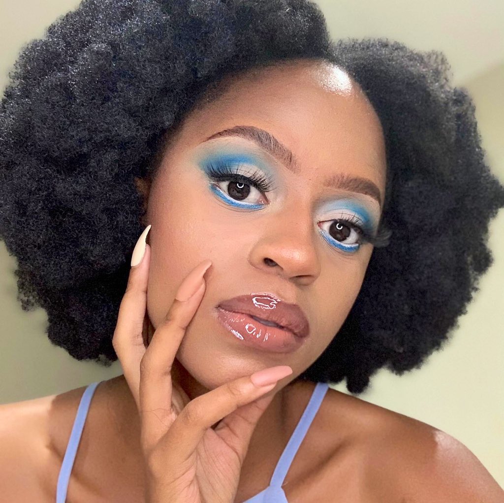 KMashilo's tweet photo. Hey guys I’m a self-taught MUA and now nail tech, looking to book weddings in 2021, my beauty bar is @thgbeauty or https://t.co/TakBDBT56B based in Soweto https://t.co/ZxZtRoFQES