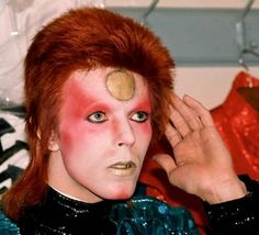Pin-Ups came only six months after perhaps his most famous album and his most mistakenly-named avatar, Aladdin Sane.A LOT of people describe the lightning bolt Bowie as "Ziggy Stardust" - NOT TRUE! Ziggy had a sun-disc on Bowie's forehead, Aladdin Sane the iconic lightning bolt.